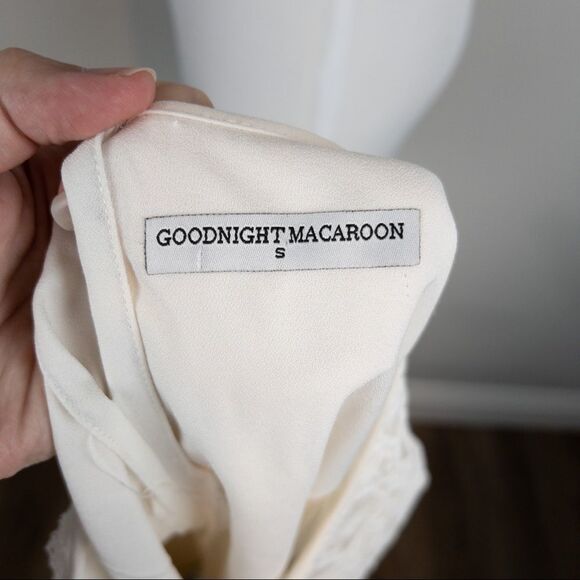 Goodnight Macaroon Womens Size Small White Sleeveless Guipure Lace Top Blouse - Picture 8 of 9